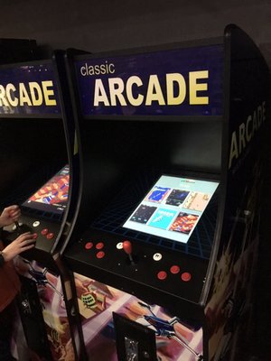 Southpaws Pizza and Sports Bar by null