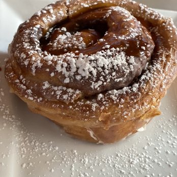 Toast - Big Cinnamon Roll - Breakfast & Brunch Near Me - Birmingham, Michigan