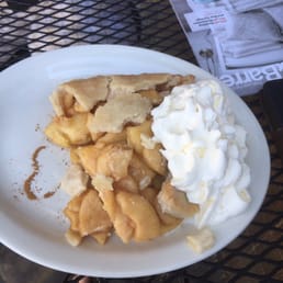 Apple pie with whip cream