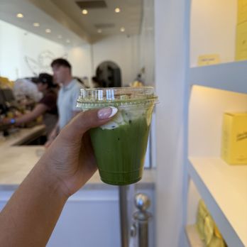 La La Land - Banana Cream Top Latte - Coffee & Tea Near Me - Glendale, California La La Land - Banana Cream Top Latte - Coffee & Tea Near Me - Glendale, California