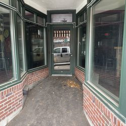 Taqueria La Siguanaba - Closed and empty restaurant
