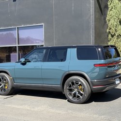 Rivian Service Center