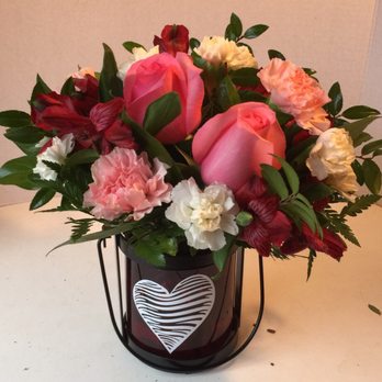 Debbie's Floral Designs - Florists Near Me - Castle Rock, Washington