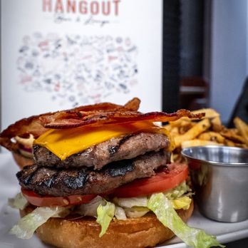 The Hangout Bar & Lounge - Mad Love Burger - Italian Near Me - Oshawa, Ontario