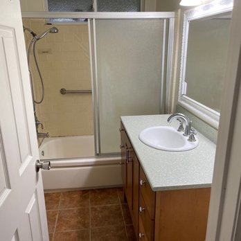 GC Construction Services - Old guest bathroom - General Contractors Near Me GC Construction Services - Old guest bathroom - General Contractors Near Me