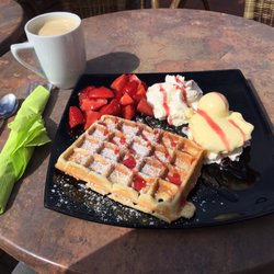Johann Hinrichs - Waffel komplett mit Kaffee Creme - Yummi!