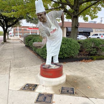Collin Street Bakery - Near store in town there is a statue honoring the owners, bakers, and employees of Collin Street Bakery. - Bakeries Near Me - Corsicana, Texas Collin Street Bakery - Near store in town there is a statue honoring the owners, bakers, and employees of Collin Street Bakery. - Bakeries Near Me - Corsicana, Texas