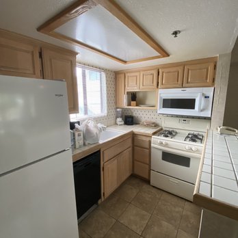 Lagonita Lodge - Kitchen room 237 - Hotels Near Me - Big Bear Lake, California