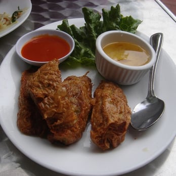 SriPraPhai Thai Restaurant - 08May2008 appetizer special, minced meat in tofu skin - Thai Near Me - Woodside, New York SriPraPhai Thai Restaurant - 08May2008 appetizer special, minced meat in tofu skin - Thai Near Me - Woodside, New York