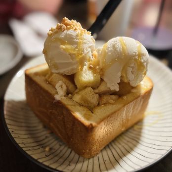 Waikiki Shokudo - Honey Toast - Izakaya Near Me - Honolulu, Hawaii