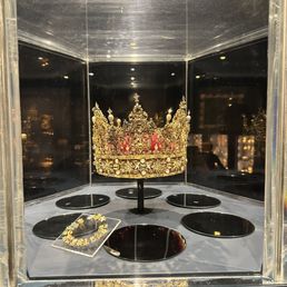 Crown Crown
