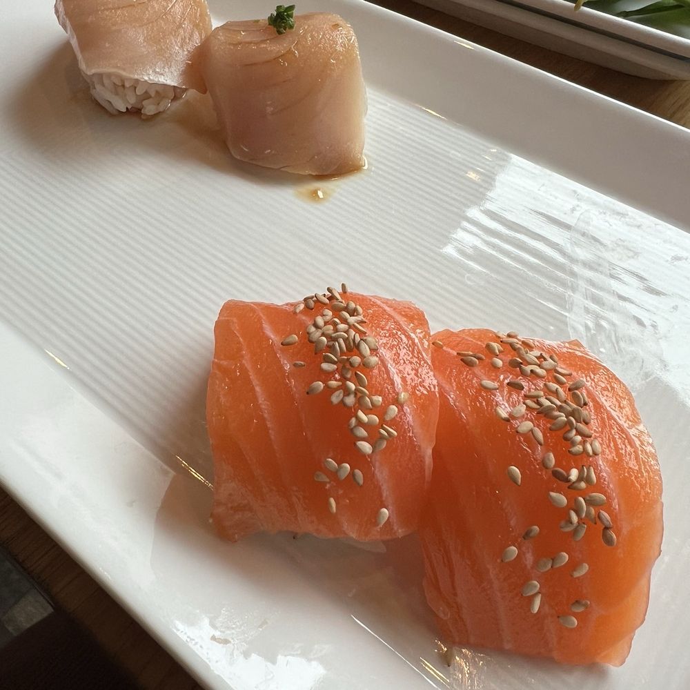 SUGARFISH | Pasadena - Salmon Sushi & forgot the one in the back - Japanese Near Me - Pasadena, California