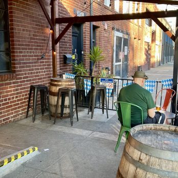 Citizen Pizza - Plenty of outside seating available at Original Pattern Brewing. - Pizza Near Me - Oakland, California