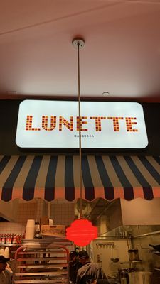 Lunette by null