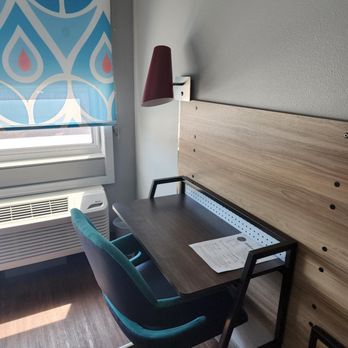 Tru by Hilton Manteca - Office Space - Hotels Near Me - Manteca, California Tru by Hilton Manteca - Office Space - Hotels Near Me - Manteca, California