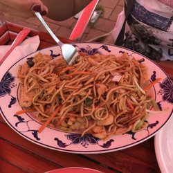 Asia Wok - Fried noodle with chicken. Excellent flavor.