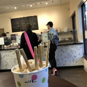 Pandora Rolled Ice Cream - Ice Cream & Frozen Yogurt Near Me - Manhattan, Kansas