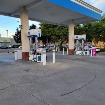 Chevron Stations - 1 pump per island - Gas Stations Near Me - San Jose, California