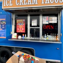 Kids taco with 2 toppings