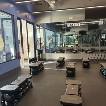 Nike Running Studio - Studio - Gyms Near Me - Austin, Texas Nike Running Studio - Studio - Gyms Near Me - Austin, Texas