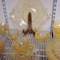 Bethany Thrift Shop - Glassware
