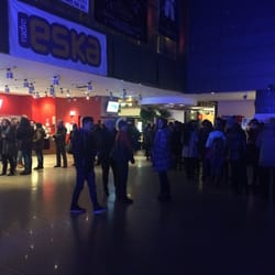 Multikino - Gigantyczna kolejka ludzi oczekujących na spektakl Hamleta z Benedictem Cumberbatchem ;)