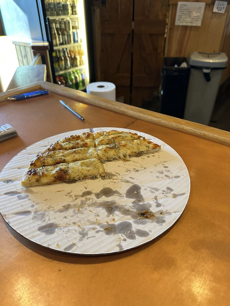 LITTLE CREEK LODGE Updated October 2024 11 Photos 4219 Sampson Rd