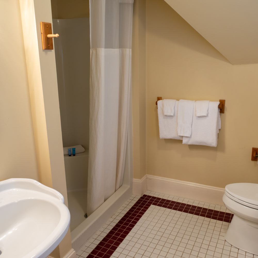 Bernerhof Inn, Freedom Village room