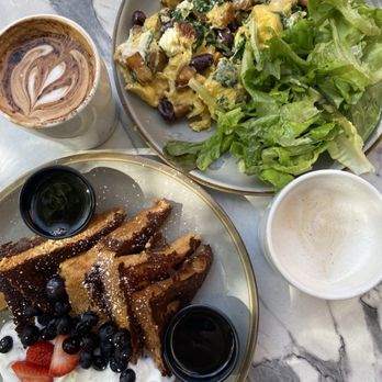 Breakaway Carrboro - French Toast and Amy's Scramble w/ goat cheese - Breakfast & Brunch Near Me - Carrboro, North Carolina