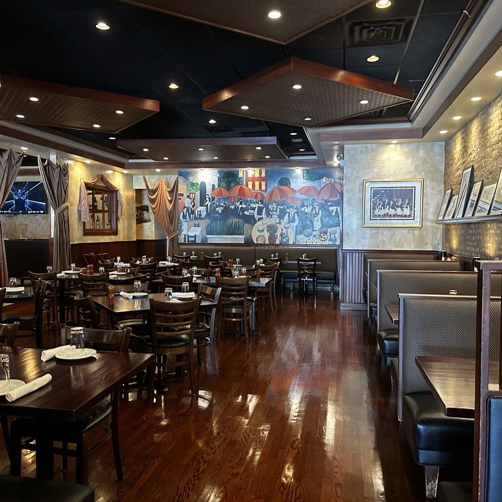 Calo Ristorante - Interior - Pizza Near Me - Chicago, Illinois Calo Ristorante - Interior - Pizza Near Me - Chicago, Illinois