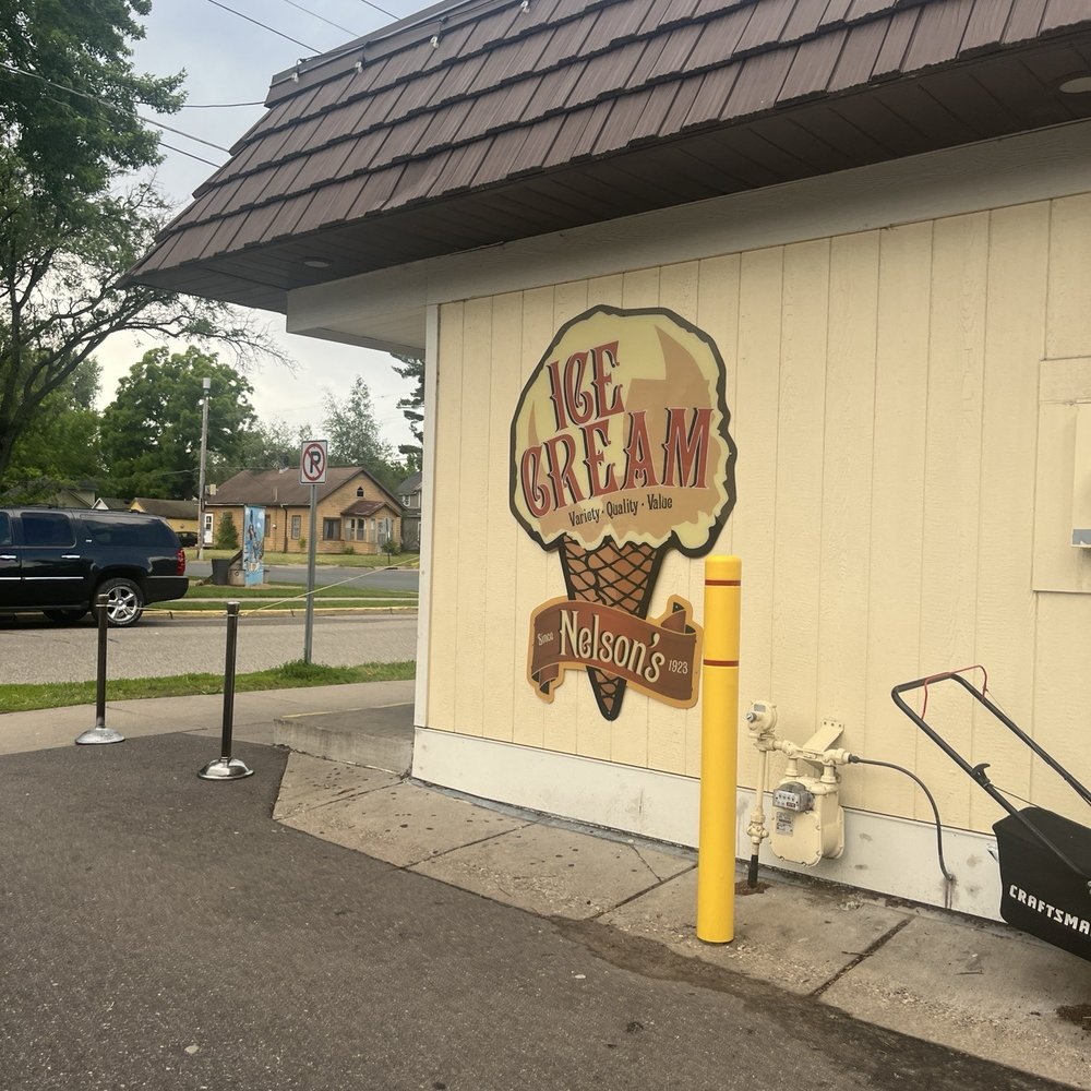 Nelson’s Ice Cream - Outside - Ice Cream & Frozen Yogurt Near Me - Stillwater, Minnesota