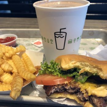 Shake Shack Southdale - Great food once it arrives - Fast Food Near Me - Minneapolis, Minnesota Shake Shack Southdale - Great food once it arrives - Fast Food Near Me - Minneapolis, Minnesota