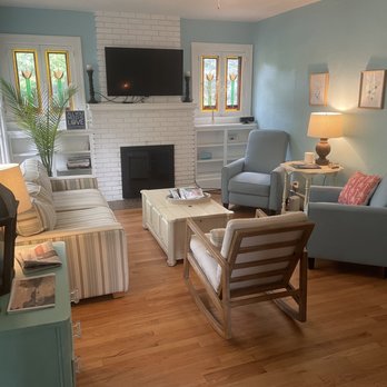 South Cliff Inn - Living room at the front of the house and next to the morning room. - Bed & Breakfast Near Me - St. Joseph, Michigan