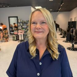 Beachy Blowout Bar & Salon - Blowout!