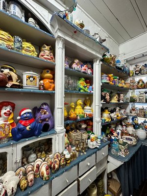 Grannie's Cookie Jars & Ice Cream Parlor by null