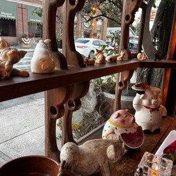 The Sow's Ear - Window next to seat - Cafes Near Me - Cambria, California