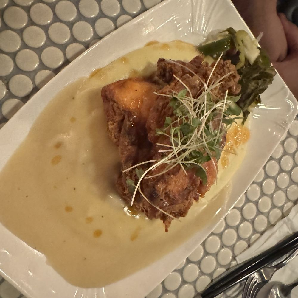Fried chicken and mashed potatoes Fried chicken and mashed potatoes
