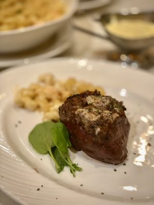 Eddie Merlot's by null