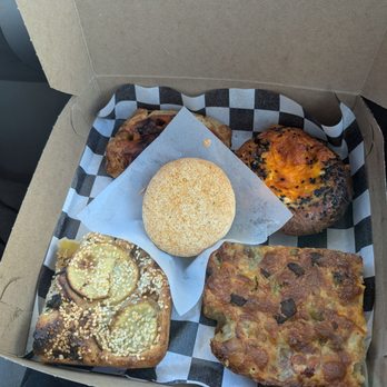 Sugar Moon Bakery - Thai tea cloud, potato & leek focaccia, giardiniera focaccia, miso portabella brioche, kielbasa galette - Bakeries Near Me - Chicago, Illinois