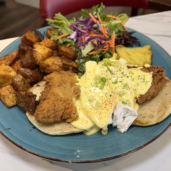 Ravine Cafe - Crispy chicken eggs Benny - Breakfast & Brunch Near Me - Vaughan, Ontario Ravine Cafe - Crispy chicken eggs Benny - Breakfast & Brunch Near Me - Vaughan, Ontario