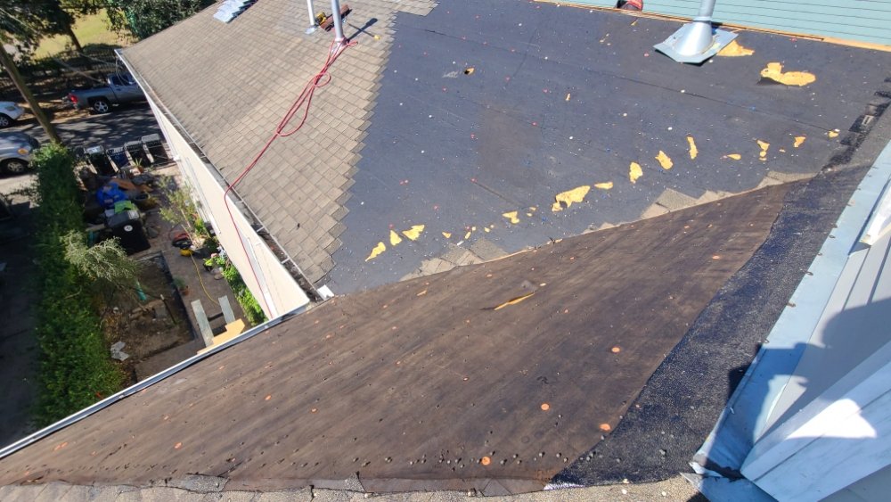 Slide of R.Leons Construction