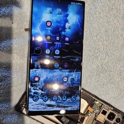 On-Site Computer, Cellphone Repair Edmonton | TOW - Screen replacement on Samsung Galaxy S22 Ultra.