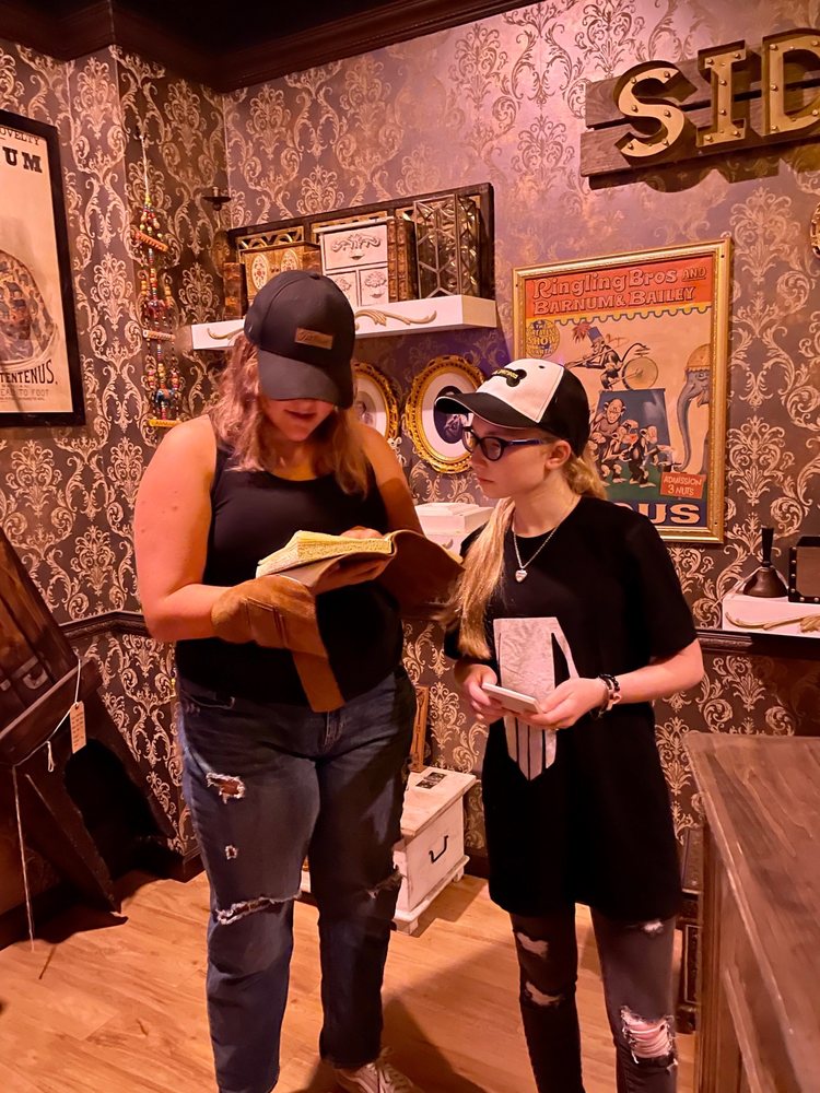 Puzzle Effect - Sideshow - minds are working... - Escape Games Near Me - Bend, Oregon Puzzle Effect - Sideshow - minds are working... - Escape Games Near Me - Bend, Oregon