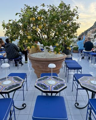 Franco's Bar by null