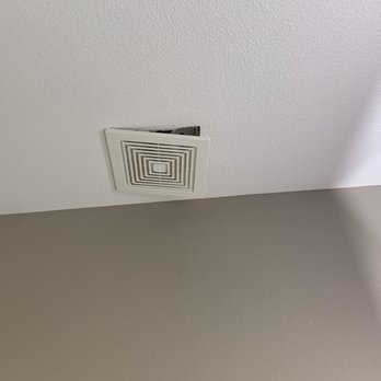 La Quinta by Wyndham West Monroe - Bathroom vent just hangin - Hotels Near Me - West Monroe, Louisiana La Quinta by Wyndham West Monroe - Bathroom vent just hangin - Hotels Near Me - West Monroe, Louisiana