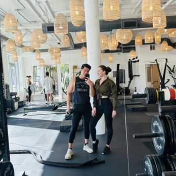 DMN8 - Workout class area - Gyms Near Me - Santa Monica, California