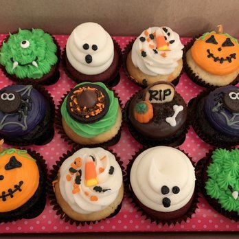 Batter ‘N Icing - Halloween decorated Box of 12 Assorted Cupcakes (Regular) - Cupcakes Near Me - Danville, California Batter ‘N Icing - Halloween decorated Box of 12 Assorted Cupcakes (Regular) - Cupcakes Near Me - Danville, California