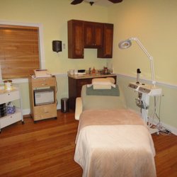 Gulf Coast Premier Medical - Spa=Primary Facial Room Featuring Non Abrasive, Soothing Dermasound Ultrasonic Microdermabrasion Alternative