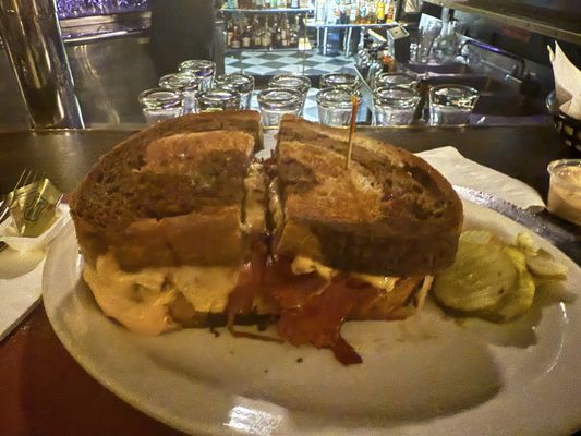 Emil's Lounge by null