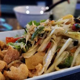 115 Laos Green Papaya Salad